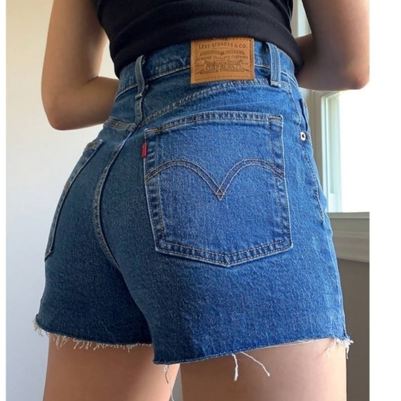 Levi's Ribcage Denim Shorts High Rise Buttonfly Distressed Size 25​​​​​​​​​​​​​ - Picture 2 of 14